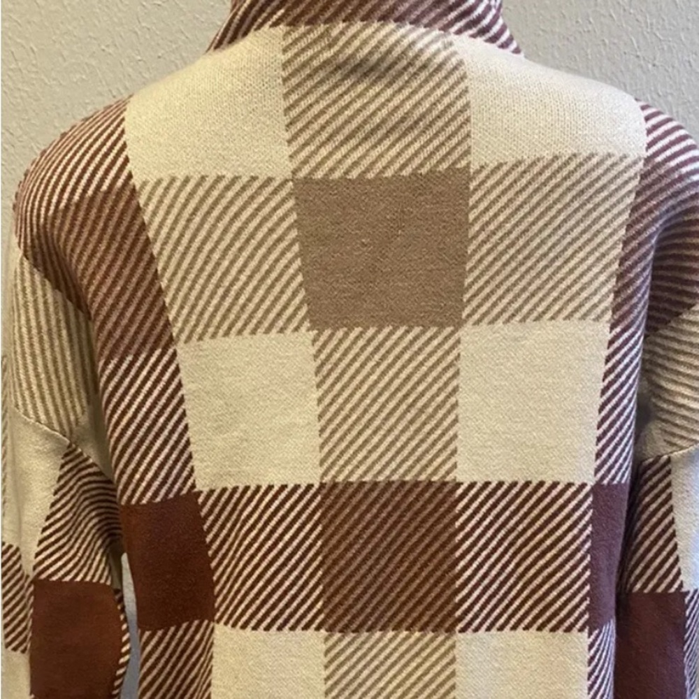 Tahari plaid mock neck sweater, small